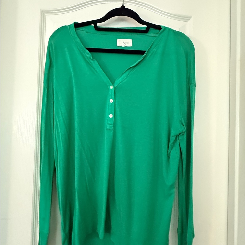 Lou & Grey Vibrant Green Long Sleeve Top